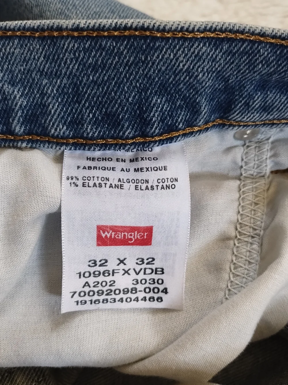Wrangler Men’s Relaxed Fit Classic Blue Jeans